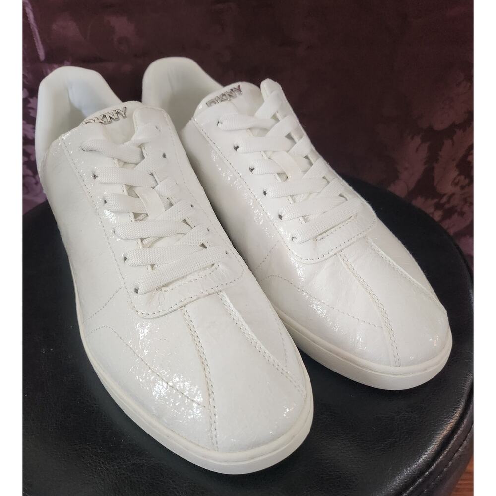 DKNY SEACLIFF, Lace Up White Sneakers, size 10M
